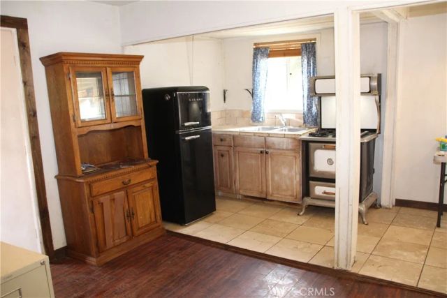 23370 Seeley Way, Crestline, CA 92325