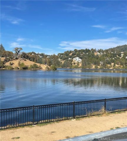23370 Seeley Way, Crestline, CA 92325