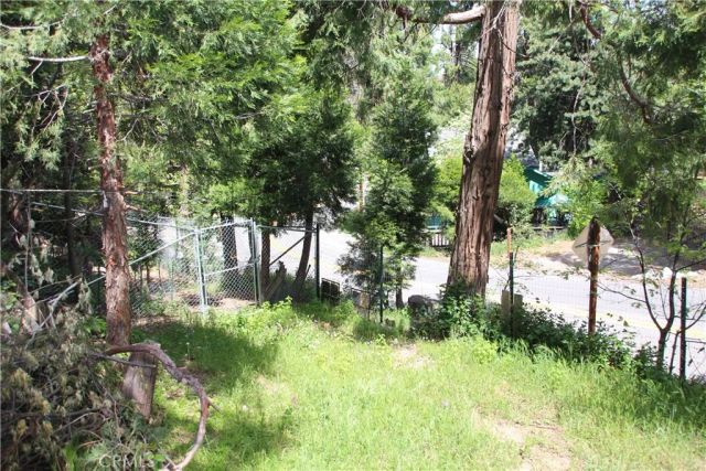 23370 Seeley Way, Crestline, CA 92325