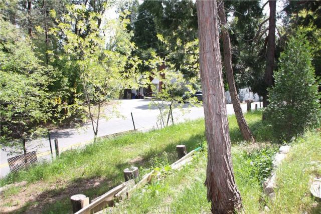 23370 Seeley Way, Crestline, CA 92325
