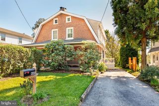 444 SAINT DAVIDS AVE, Wayne, PA 19087