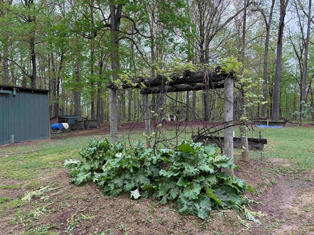 957 S CO RD 200 E, Paoli, IN 47454
