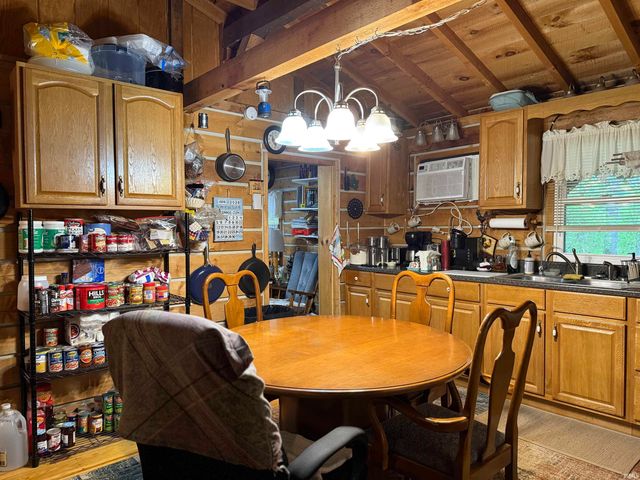 957 S CO RD 200 E, Paoli, IN 47454