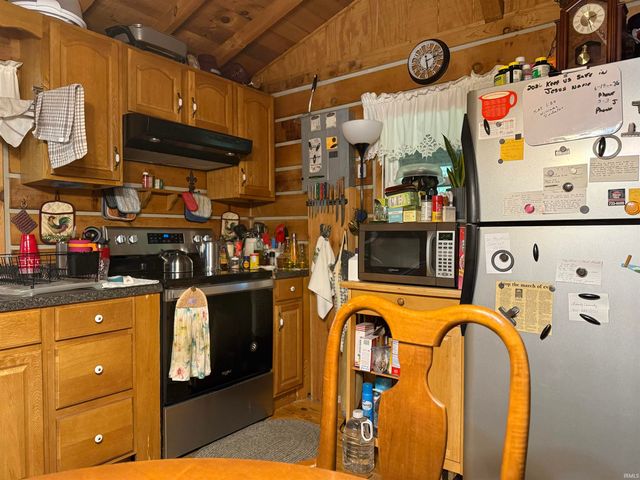 957 S CO RD 200 E, Paoli, IN 47454