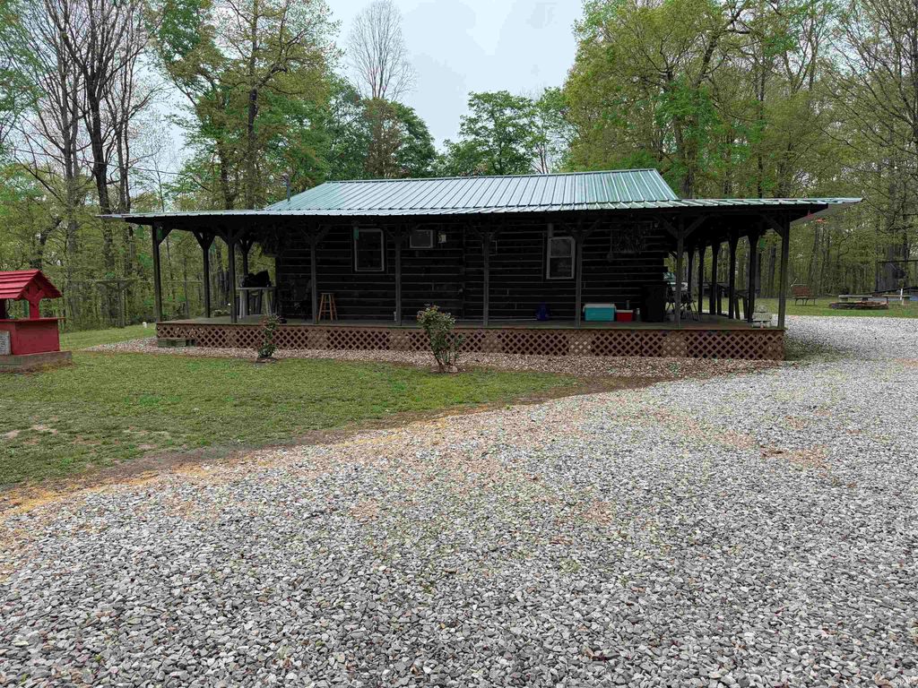 957 S CO RD 200 E, Paoli, IN 47454