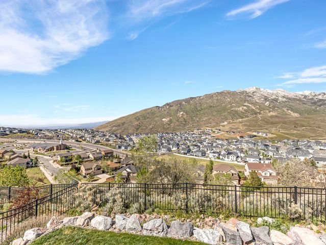 15057 S WINGED BLUFF LN, Draper, UT 84020