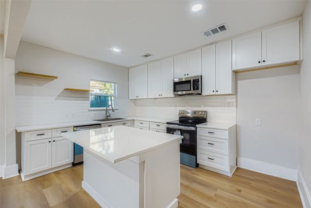 603 W Pembroke Avenue, Dallas, TX 75208