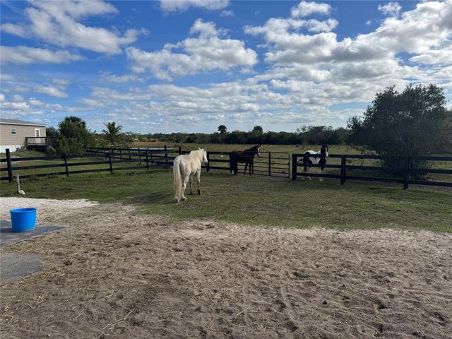 8121 NW 58th Lane, Okeechobee, FL 34972