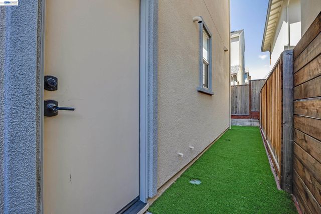 5977 Ruby Pl, Dublin, CA 94568