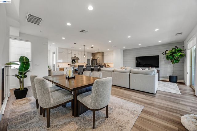 5977 Ruby Pl, Dublin, CA 94568