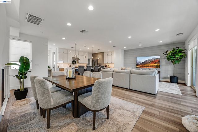 5977 Ruby Pl, Dublin, CA 94568