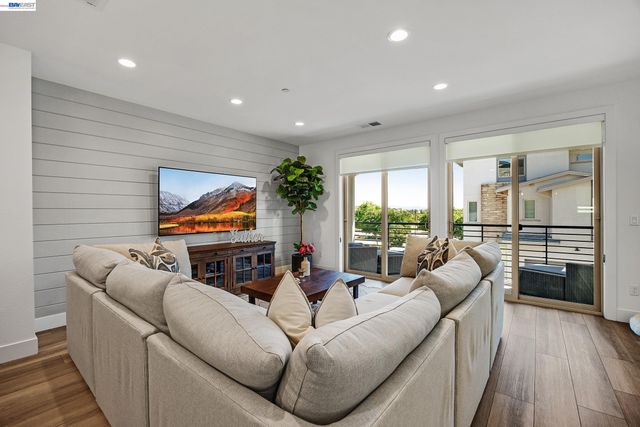 5977 Ruby Pl, Dublin, CA 94568