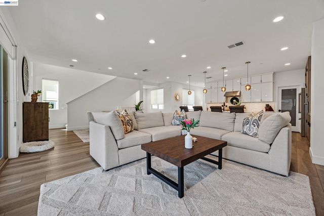 5977 Ruby Pl, Dublin, CA 94568