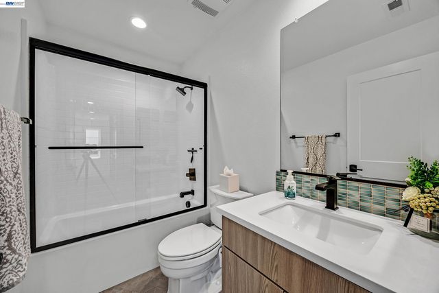 5977 Ruby Pl, Dublin, CA 94568