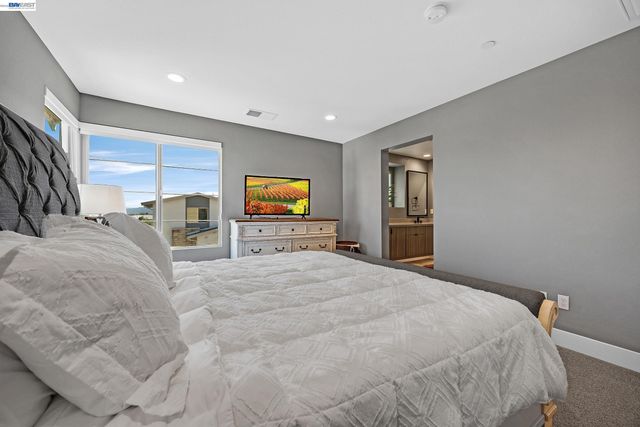 5977 Ruby Pl, Dublin, CA 94568