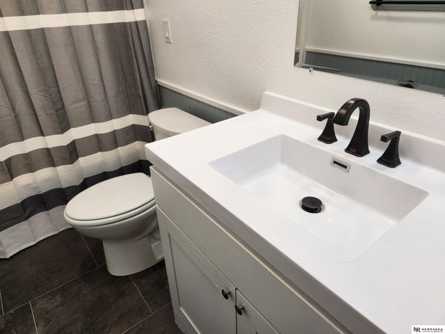 6320 N 42nd Street, Omaha, NE 68111