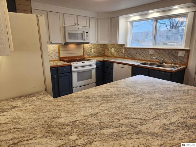 6320 N 42nd Street, Omaha, NE 68111