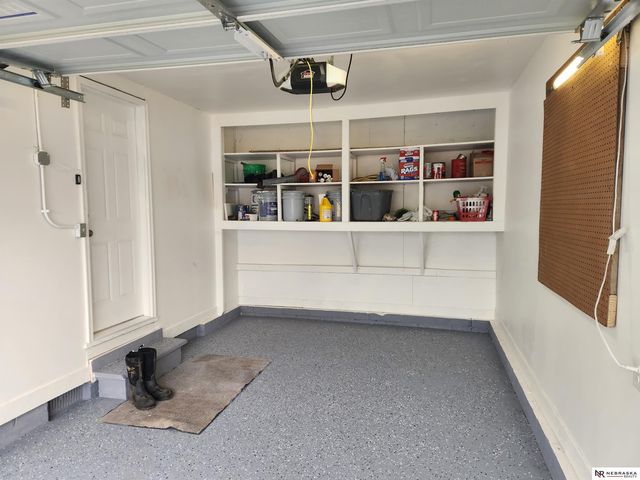 6320 N 42nd Street, Omaha, NE 68111