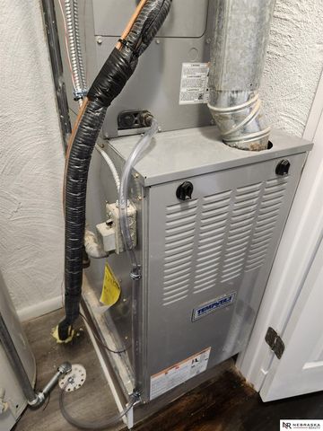 6320 N 42nd Street, Omaha, NE 68111