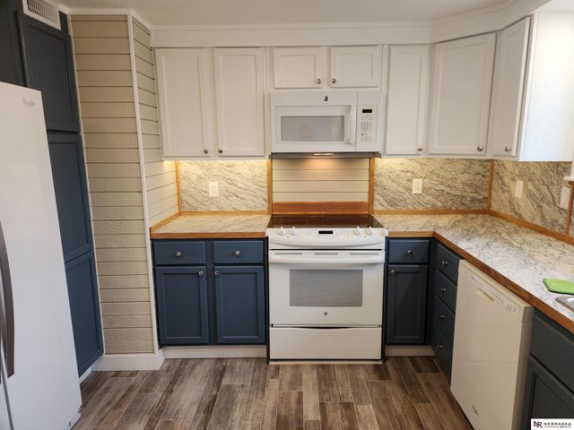 6320 N 42nd Street, Omaha, NE 68111