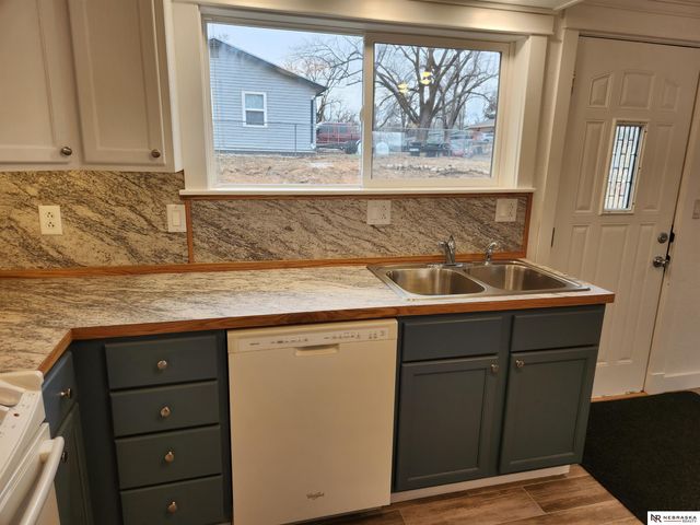 6320 N 42nd Street, Omaha, NE 68111