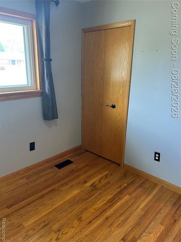 1320 Athlone Street, Oxford, MI 48371