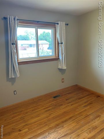 1320 Athlone Street, Oxford, MI 48371