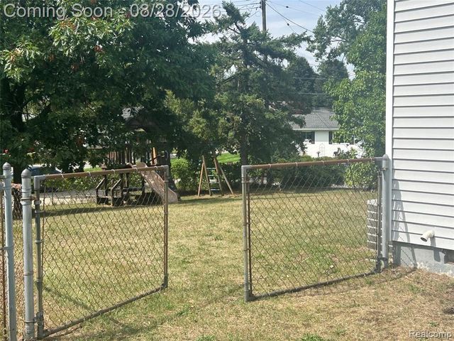 1320 Athlone Street, Oxford, MI 48371