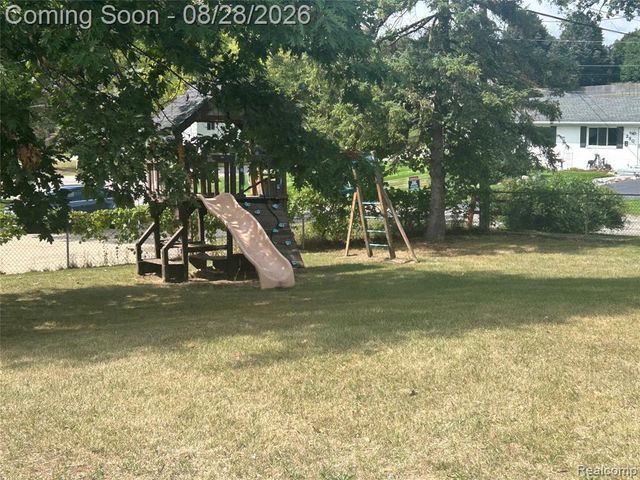 1320 Athlone Street, Oxford, MI 48371