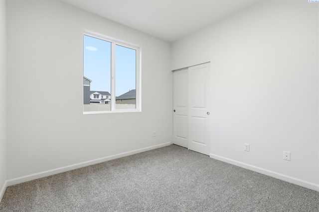 409 Amberly Ave, Grandview, WA 98930