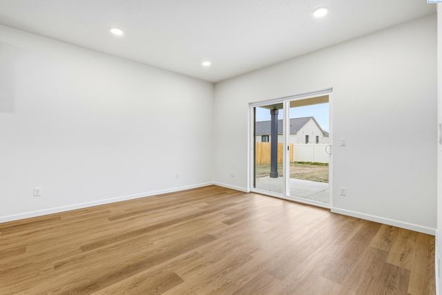 409 Amberly Ave, Grandview, WA 98930