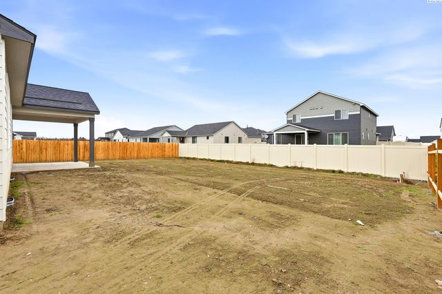 409 Amberly Ave, Grandview, WA 98930