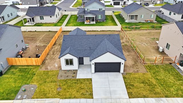 409 Amberly Ave, Grandview, WA 98930