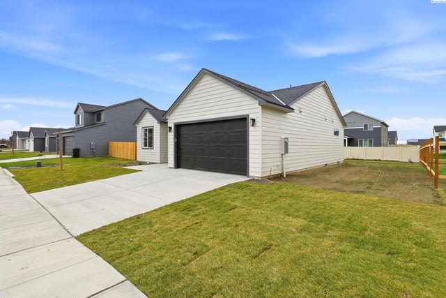 409 Amberly Ave, Grandview, WA 98930