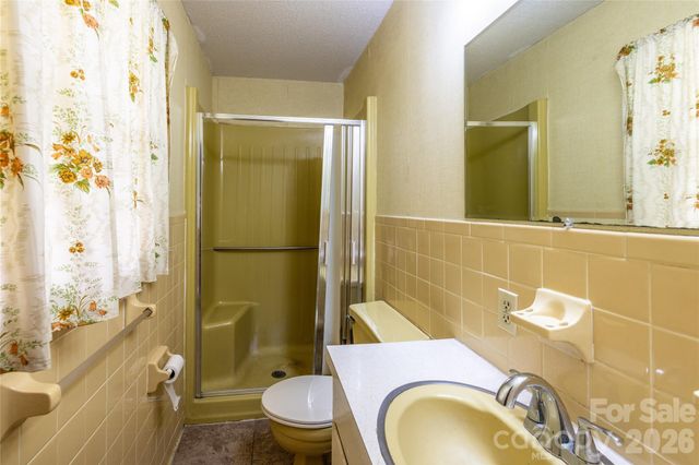 2209 Woodhurst Lane, Albemarle, NC 28001