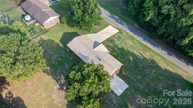2209 Woodhurst Lane, Albemarle, NC 28001