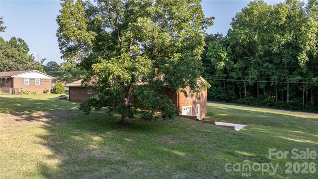 2209 Woodhurst Lane, Albemarle, NC 28001