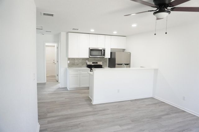 1173 W 28th Street 3, Riviera Beach, FL 33404