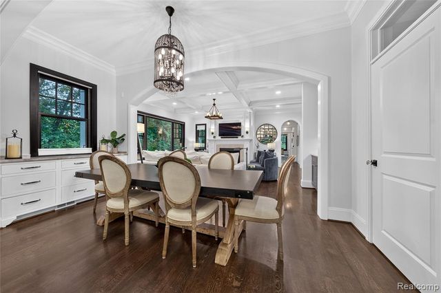 1533 Kensington Road, Bloomfield Hills, MI 48304