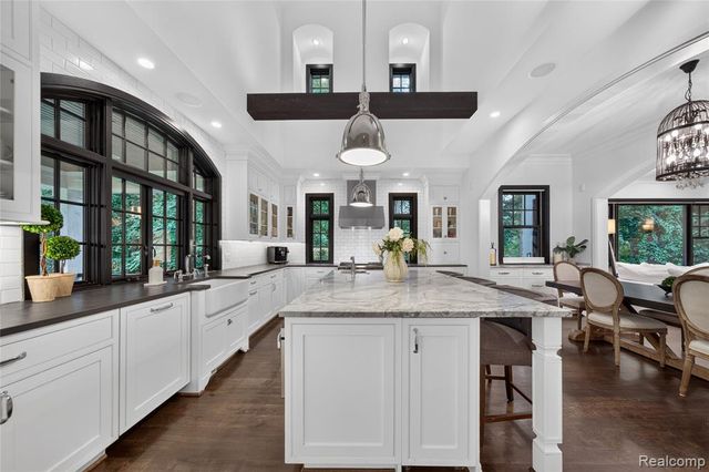 1533 Kensington Road, Bloomfield Hills, MI 48304