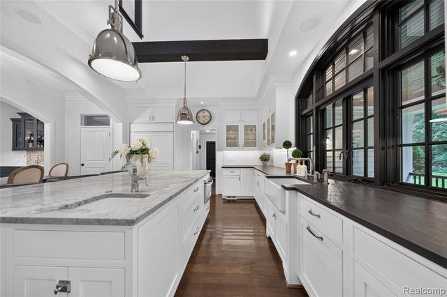 1533 Kensington Road, Bloomfield Hills, MI 48304