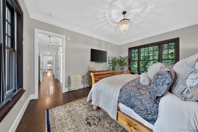 1533 Kensington Road, Bloomfield Hills, MI 48304