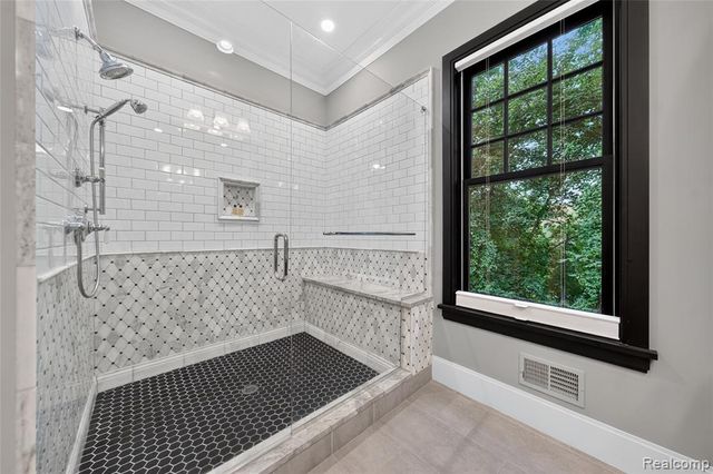 1533 Kensington Road, Bloomfield Hills, MI 48304