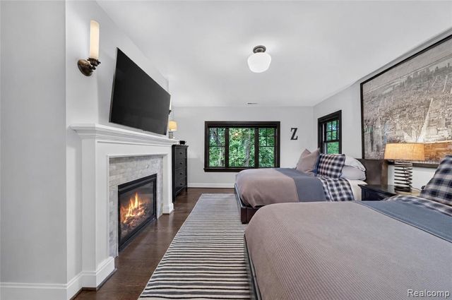 1533 Kensington Road, Bloomfield Hills, MI 48304
