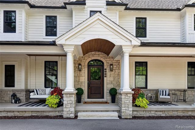 1533 Kensington Road, Bloomfield Hills, MI 48304