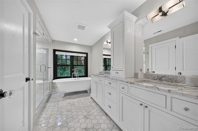 1533 Kensington Road, Bloomfield Hills, MI 48304