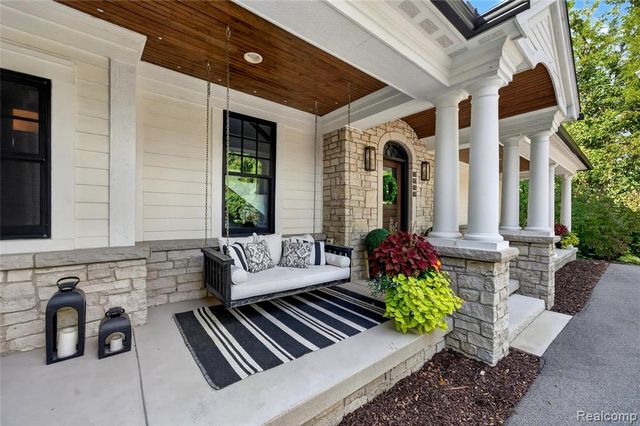 1533 Kensington Road, Bloomfield Hills, MI 48304