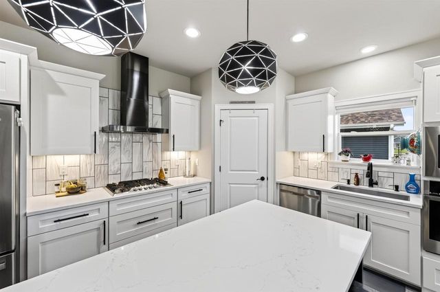 142 N Legacy Way, Sun Prairie, WI 53590