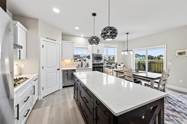 142 N Legacy Way, Sun Prairie, WI 53590
