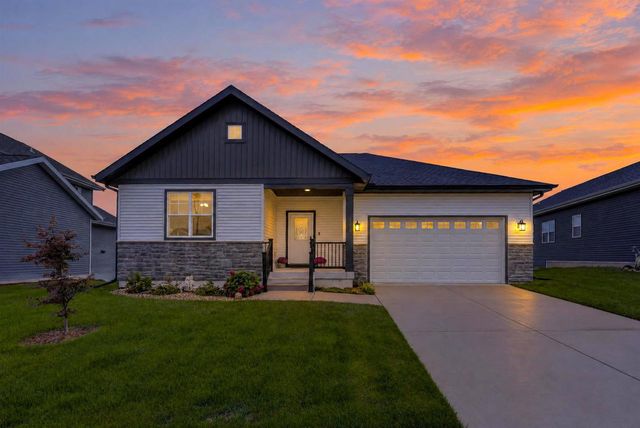 142 N Legacy Way, Sun Prairie, WI 53590